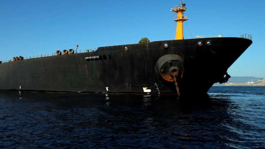 Tàu chở dầu đầu tiên của Iran đến vùng đặc quyền kinh tế Venezuela
